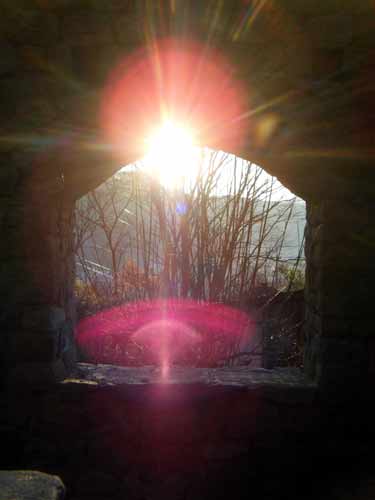 �A�[�`������݂�o�鑾�z