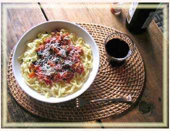 ���Ɛ��x�[�R���̃g�}�g�\�[�X�ŐH�ׂ鐶�p�X�^